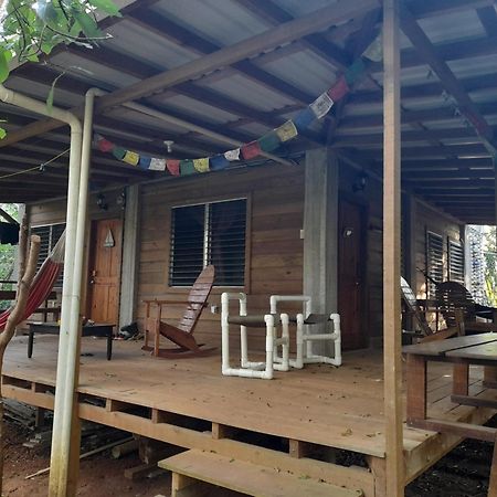 Apartments Chez Milady Utila Kültér fotó