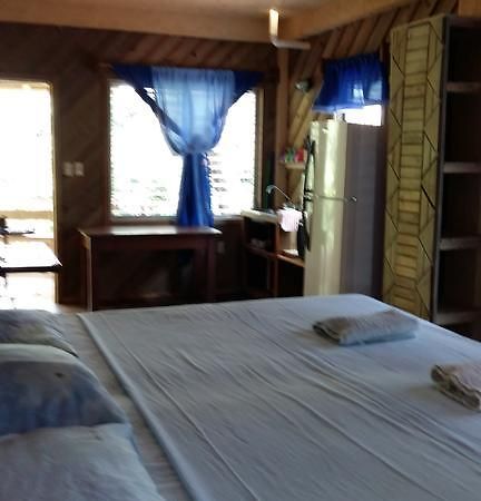 Apartments Chez Milady Utila Kültér fotó
