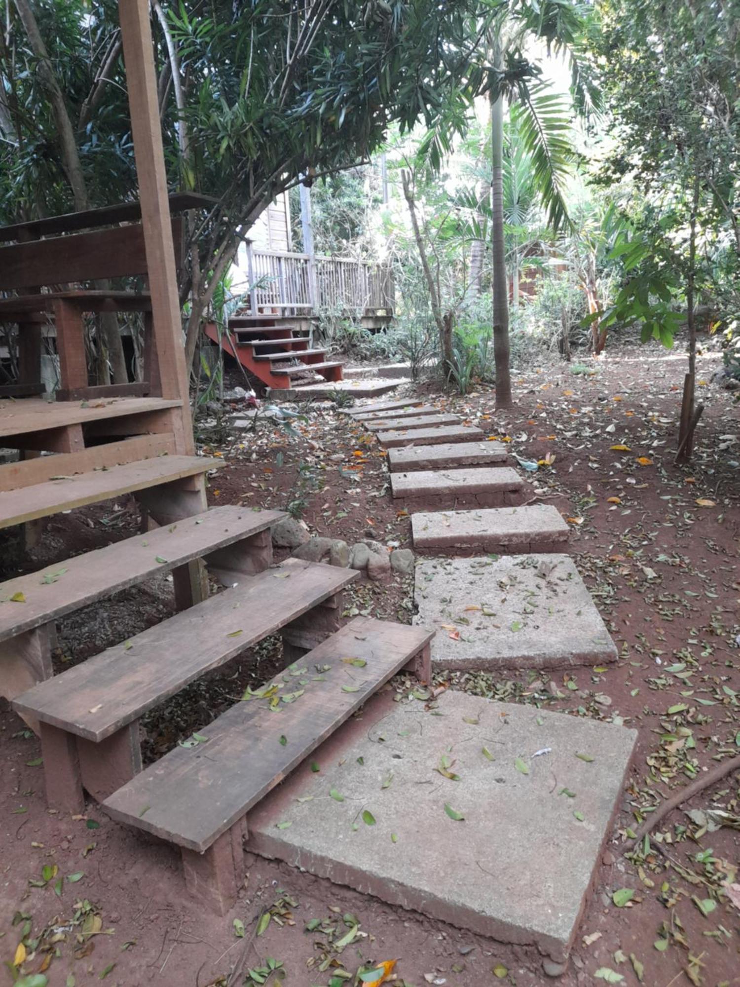 Apartments Chez Milady Utila Kültér fotó