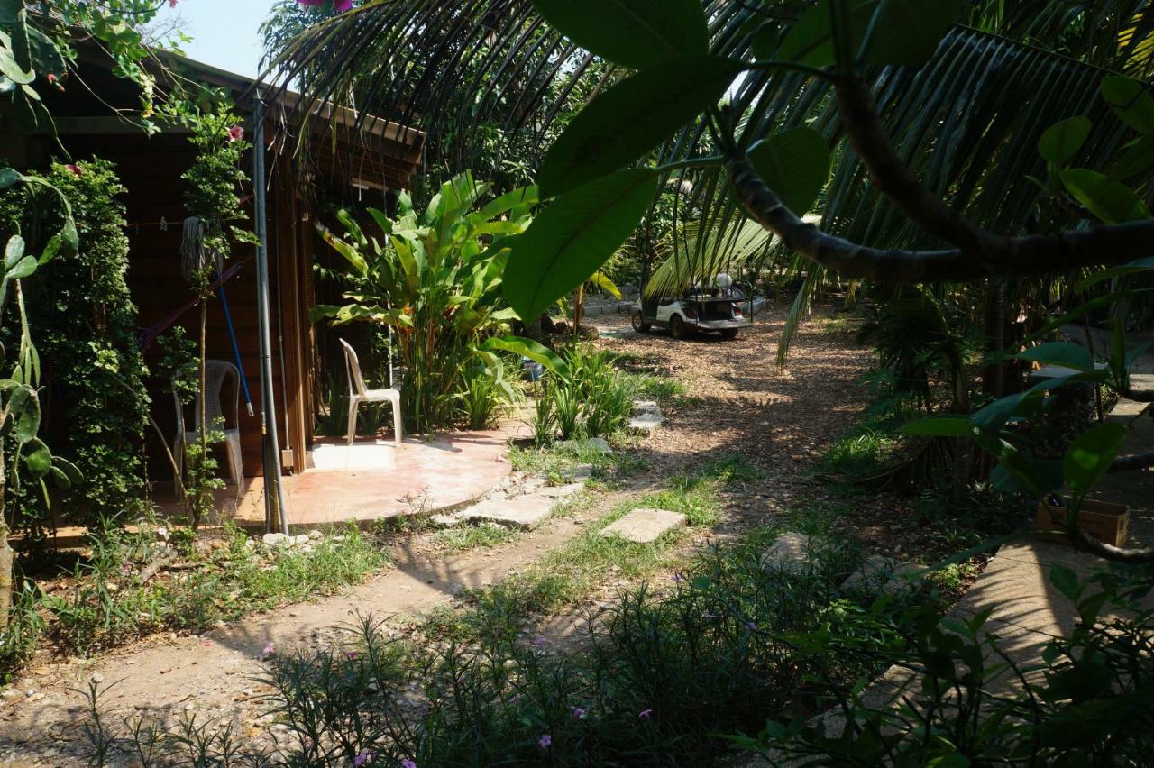 Apartments Chez Milady Utila Kültér fotó